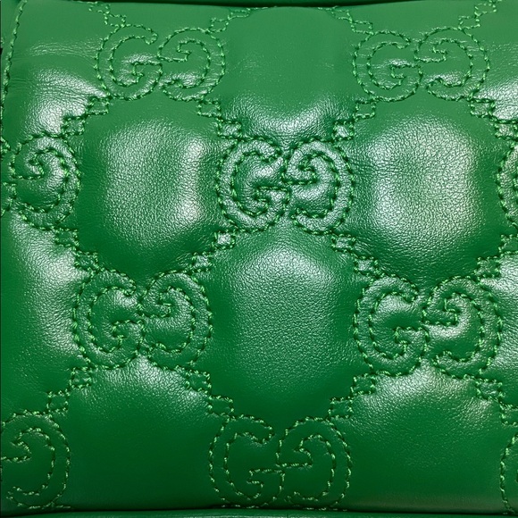 Gucci GG Embossed Matelasse Quilted Leather Vanity Mini Bag in Green 723770 - Picture 4 of 17